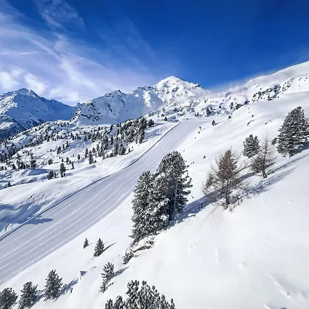 Le Loup- Le Renard Et La Belette By Interhome * Nendaz