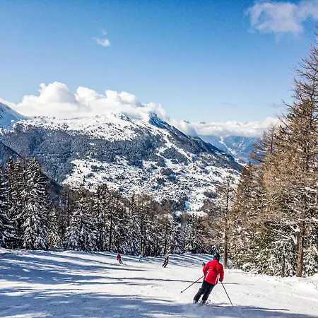 Le Loup- Le Renard Et La Belette By Interhome *